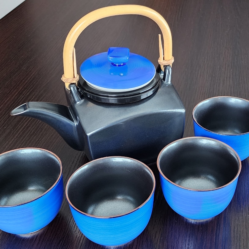 Kotobuki traditional Japanese tea pot, 4 cups blue/charcoal & Swiss gold filter